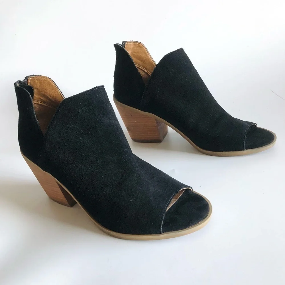 Susina Carina Suede Open Toe Booties - Picture 4 of 14
